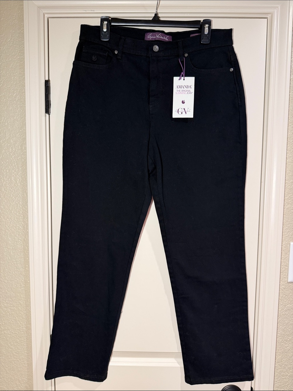 Gloria Vanderbilt Black “Amanda The Original Slimming Jean” Size 12 Short - NWT